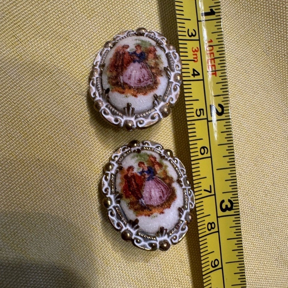 Vintage Porcelain Cameo Clip-On Earrings | Victorian Romantic Scene | Gold Tone
